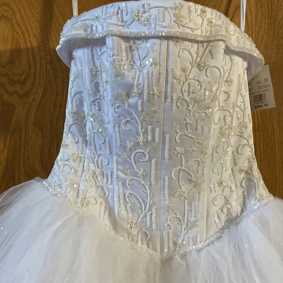 David’s Bridal Wedding Dress Size 6 - Picture 2 of 14